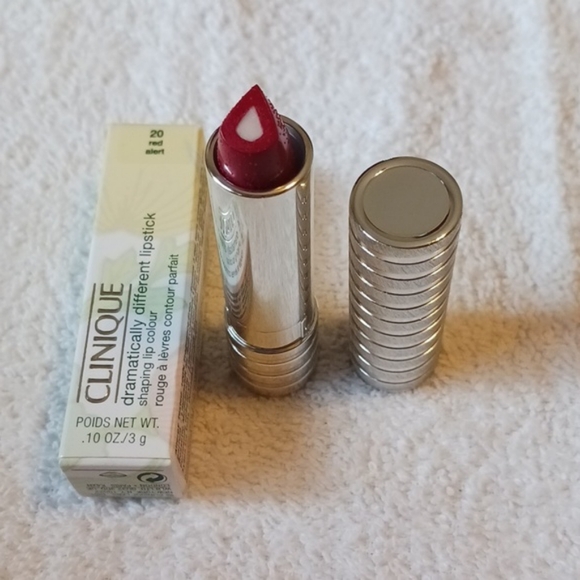 3 New Clinique Dramatically Different Lipsticks- Shaping Lip Colour 20 Red Alert